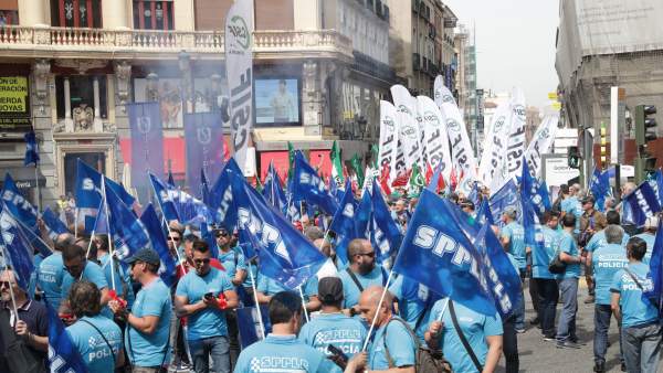 Miles de policías municipales reclaman en Madrid la jubilación anticipada - PRENSA
